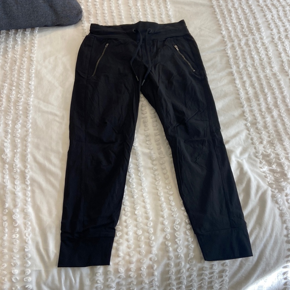 Athleta Trekkie Joggers 0P, like new